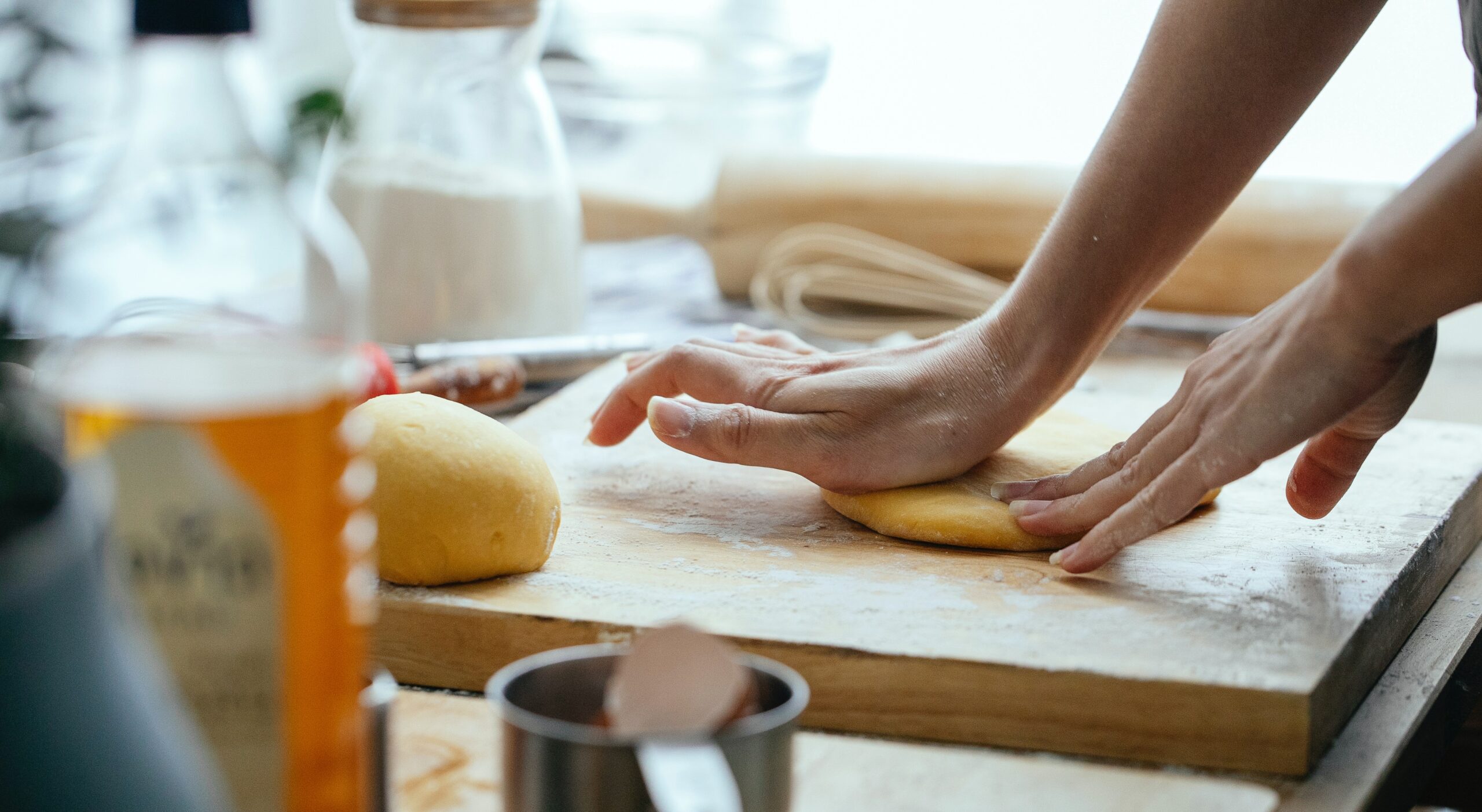 preparazione base per la pizza, prima di lavorarla hai fatto lievitare la pizza?