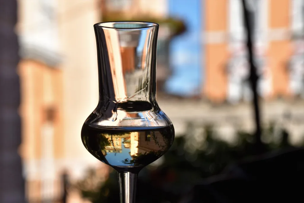 un bicchierino di grappa